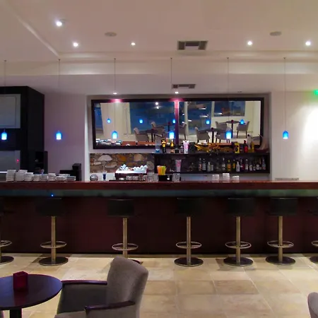 מלון Thalassa 3*