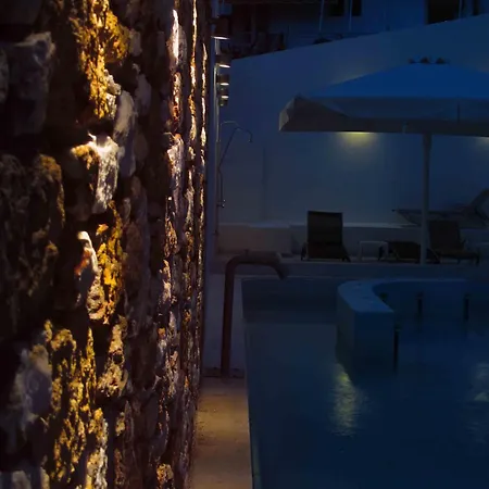 Thalassa לאוטרה אדיפסאו